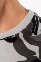Tricou bărbați Kariban Short-sleeved Camo personalizat, pe model