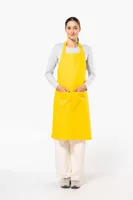 Șorț Kariban Cotton With Pocket personalizat, pe model