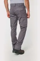 Pantaloni bărbați Designed To Work Multi Pocket Workwear Trousers personalizați, pe model