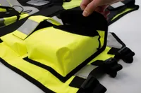 Vestă bărbați Korntex Tactical Safety Vest Bonn personalizată, pe model