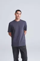 Tricou unisex AWDis 180 T personalizat, pe model
