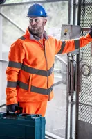 Jachetă polar bărbați Regatta Hi-vis Pro Contract Thor Fleece personalizată, pe model