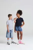 Tricou copii AWDis 180 T personalizat, pe model