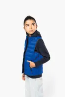 Vestă copii Kariban Lightweight Sleeveless Padded personalizată, pe model