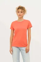 Tricou damă SOL'S Crusader Round-neck Fitted Jersey personalizat, pe model