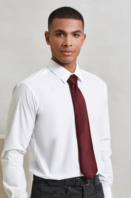 Premier Colours Collection Satin Tie personalizat, pe model