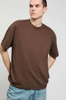 Tricou unisex Lane Seven Heavy Core personalizat, pe model