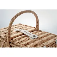 Coș picnic răchită 4 persoane personalizat, vedere zona de personalizare