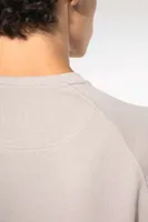 Bluză bărbați Kariban Organic Cotton Crew Neck Raglan Sleeve personalizată, pe model