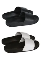 unisex Proact Sliders personalizat, pe model