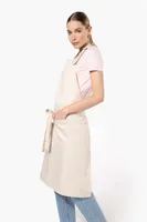 Șorț Kariban Polyester Cotton With Pocket personalizat, pe model
