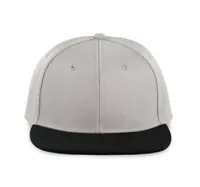 Șapcă K-UP Snapback 6 Panels personalizată, pe model