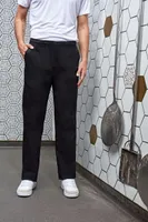 Pantaloni unisex Premier Essential Chef S Trousers personalizați, pe model