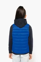 Vestă copii Kariban Lightweight Sleeveless Padded personalizată, pe model