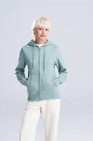 Bluză damă Just Hoods College Zoodie personalizată, pe model