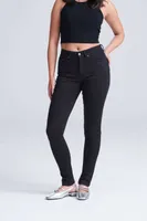 Pantaloni damă So Denim Lara Skinny Jeans personalizați, pe model