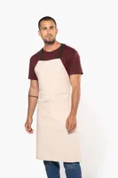 Șorț Kariban Organic Cotton personalizat, pe model