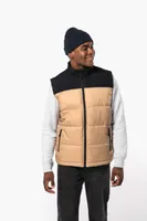 Vestă unisex Kariban Bi-tone Padded Bodywarmer personalizată, pe model