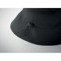 Pălărie de pescar impermeabilă personalizat, în context