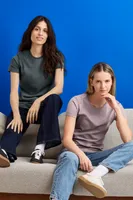 Tricou damă Gildan Softstyle™ personalizat, pe model