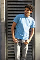 Tricou unisex Gildan Softstyle™ Adult personalizat, pe model
