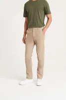 Pantaloni bărbați So Denim Adam Slim Chinos personalizați, pe model