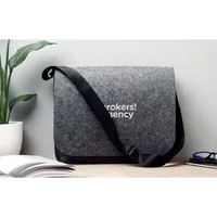 Geantă laptop fetru RPET personalizată, vedere zona de personalizare