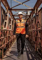 Vestă unisex Korntex Mesh Multifunctional Vest Athens personalizată, pe model