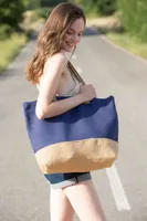 Sacoșă Kimood Rustic Juco Hold-all Shopper personalizată, în context