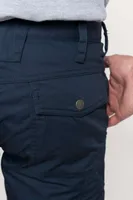 Pantaloni bărbați Designed To Work Multi Pocket Workwear Trousers personalizați, pe model