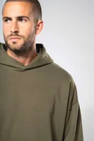 Hanorac unisex Kariban Oversized Fleece personalizat, pe model
