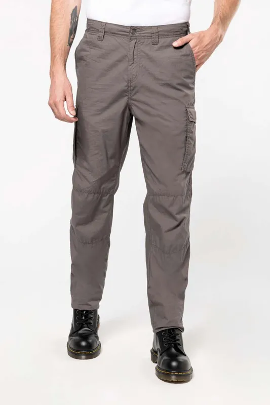 Pantaloni bărbați Kariban Lightweight Multipocket Trousers personalizați, pe model