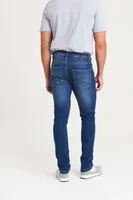 Pantaloni bărbați So Denim Max Slim Jeans personalizați, pe model