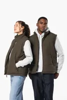 Vestă unisex Kariban Fleece Lined Bodywarmer personalizată, pe model