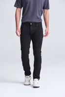 Pantaloni bărbați So Denim Max Slim Jeans personalizați, pe model