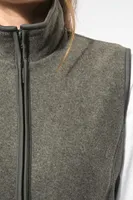 Vestă damă Kariban Melodie Microfleece Gilet personalizată, pe model