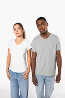Tricou bărbați Kariban Short-sleeved V-neck personalizat, pe model
