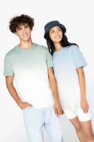 Tricou unisex Native Spirit Eco-friendly Dip Dye personalizat, pe model