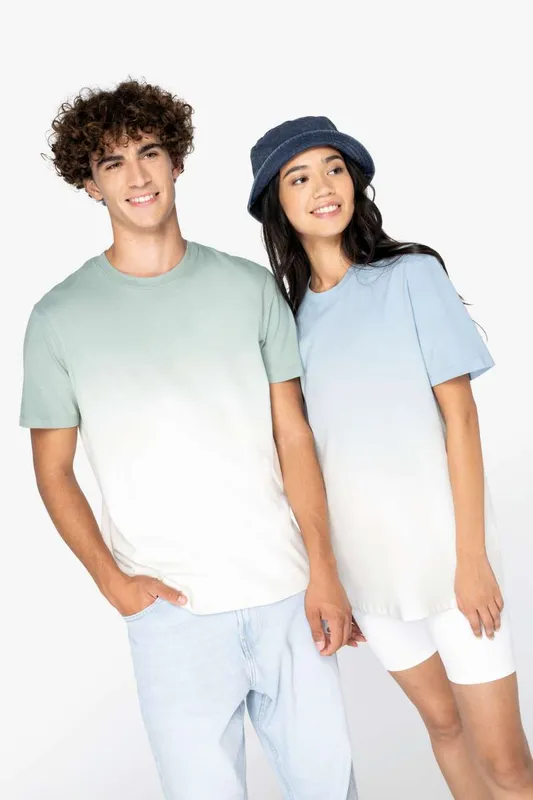 Tricou unisex Native Spirit Eco-friendly Dip Dye personalizat, pe model