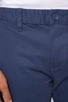 Pantaloni scurți bărbați Kariban Chino Bermuda Shorts personalizați, pe model