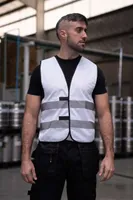 Vestă unisex Korntex Functional Vest Dortmund personalizată, pe model