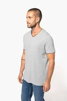 Tricou bărbați Kariban Piqué Knit V-neck personalizat, pe model