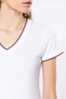 Tricou damă Kariban Piqué Knit V-neck personalizat, pe model