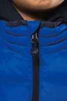 Vestă copii Kariban Lightweight Sleeveless Padded personalizată, pe model