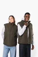 Vestă unisex Kariban Fleece Lined Bodywarmer personalizată, pe model