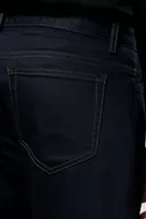 Pantaloni bărbați Kariban Premium Jeans personalizați, pe model