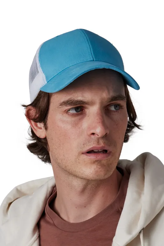 Șapcă K-UP Trucker 6 Panels personalizată, pe model
