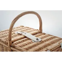 Coș picnic răchită 4 persoane personalizat, vedere detaliu