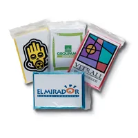 Impermeabil cu glugă în husă personalizat, vedere zona de personalizare