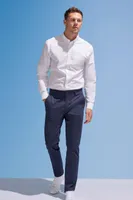Pantaloni bărbați SOL'S Jared Satin Stretch Trousers personalizați, pe model